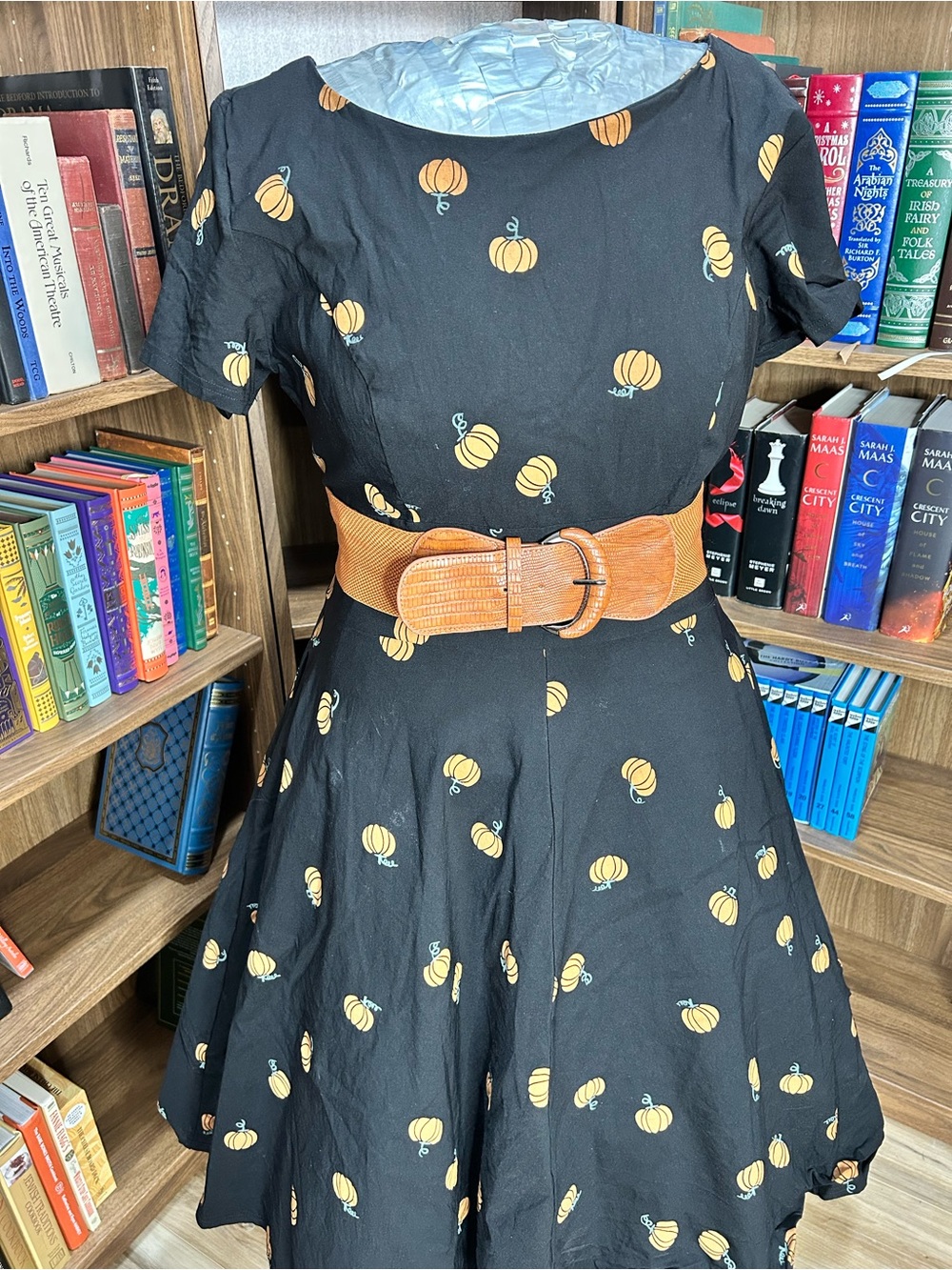 Black Vintage style Pumpkin-Print Swing Dress